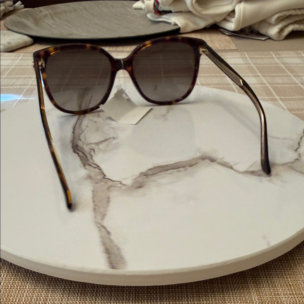 Gucci Brown Tortoise Sunglasses - Picture 5 of 14